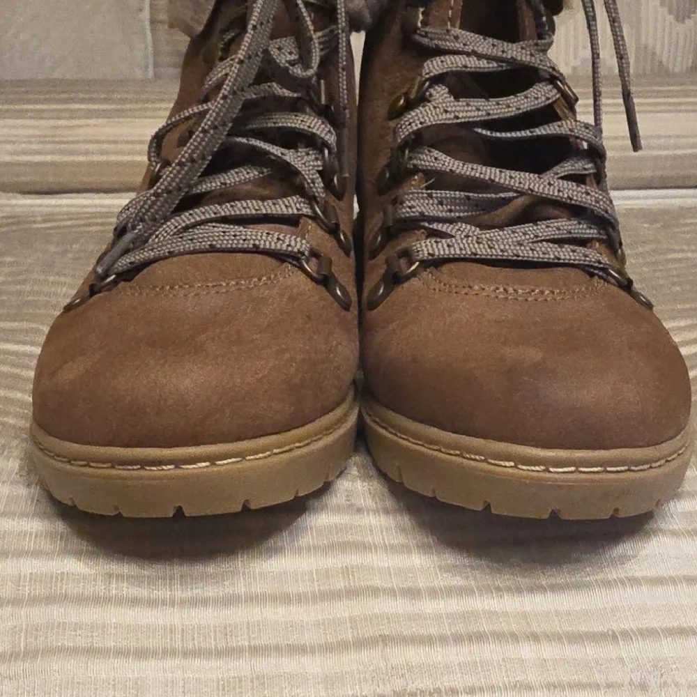Bass Brown Lace-Up Winter Boots NWOT